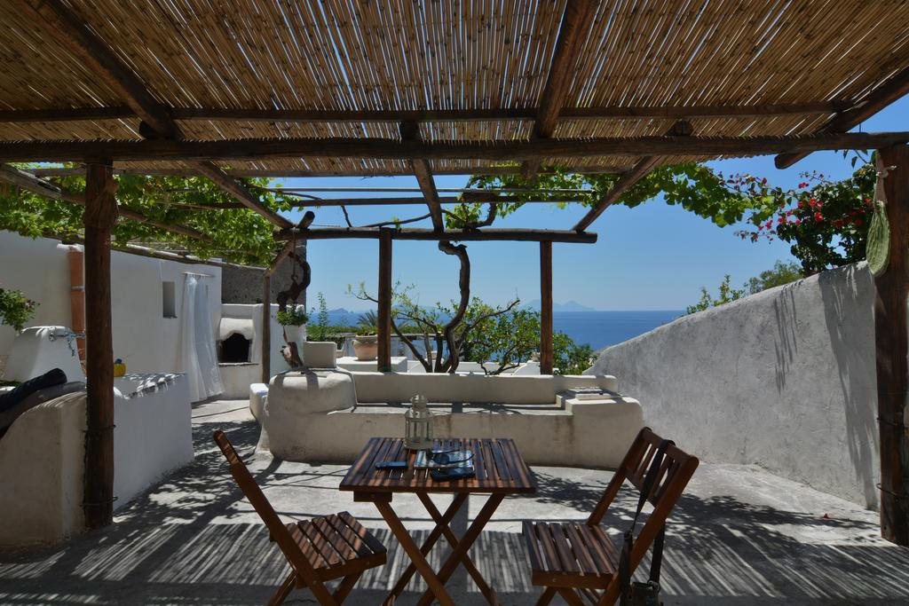 Mariangelica Hotel Ginostra Екстериор снимка